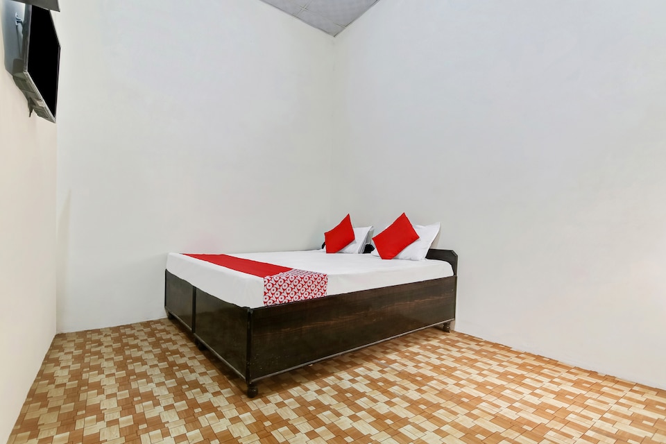 SPOT ON 48967 Hotel Hari Taj, Rohtak, Rohtak