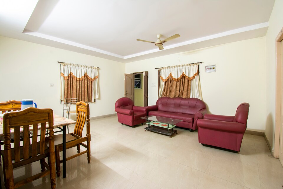 SPOT ON 48973 Hotel Apsara Inn, Ramaraopet Kakinada, Kakinada