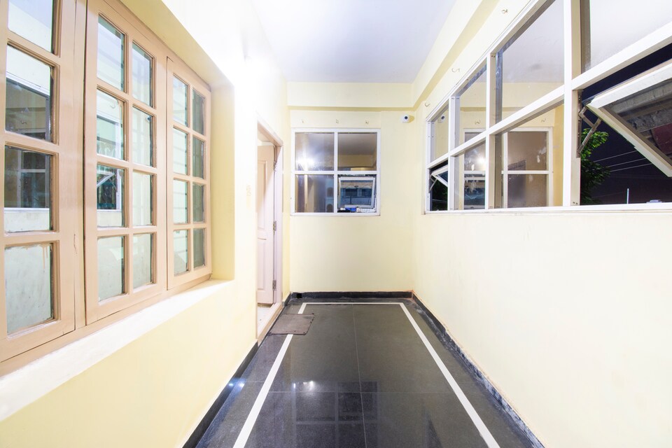 SPOT ON 48973 Hotel Apsara Inn, Ramaraopet Kakinada, Kakinada
