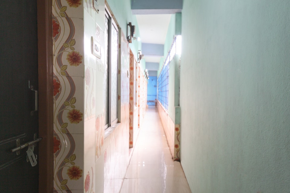 SPOT ON 48976 Hotel New Vekateshwara Bhavan, Ponneri Chennai, Chennai
