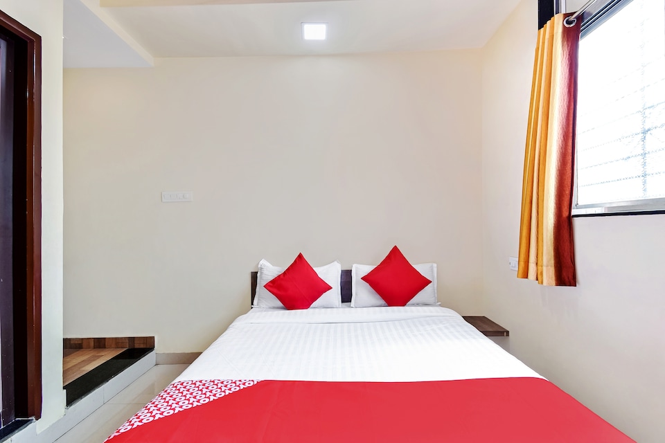 OYO 48986 Vrundavan Lodge, Akkalkot, Solapur