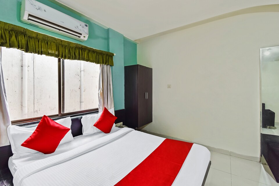 OYO 49011 The Grand Regency, Malshiras, Solapur