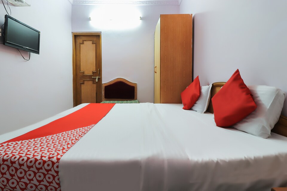 OYO 49020 Hotel Bagga Palace, Charbagh Lucknow, Lucknow