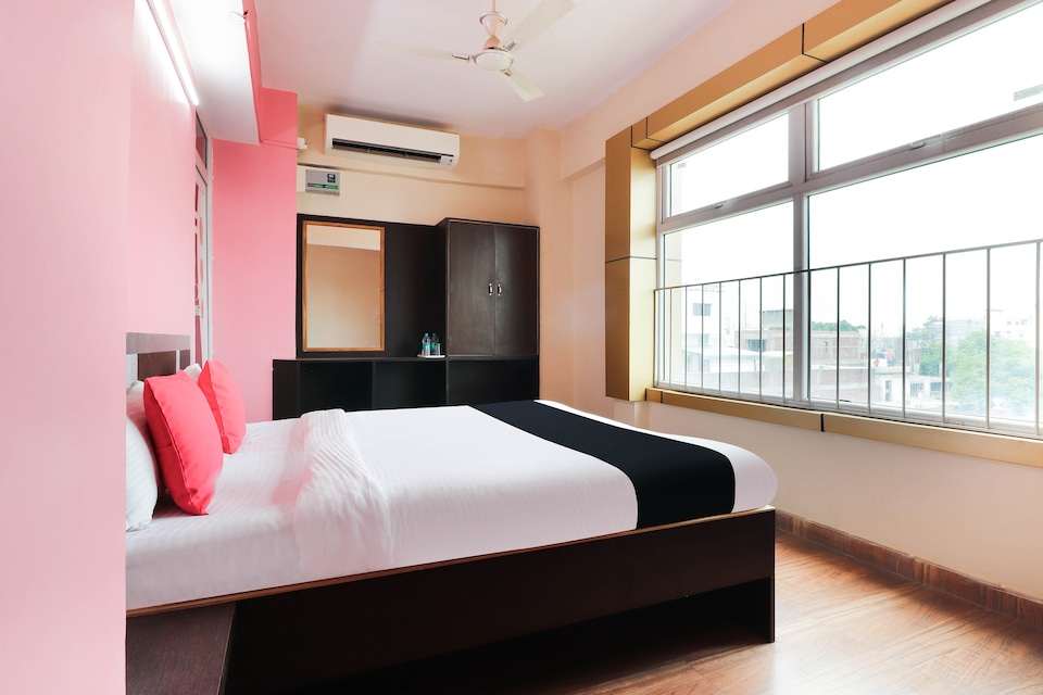 Capital O Aryavart Hotel, Civil Lines - High Court, Prayagraj