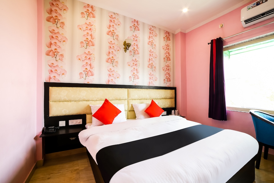 Capital O 49027 The Park Presidency, Civil Lines Bareilly, Bareilly