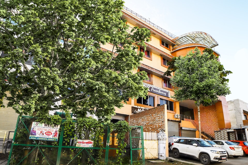 Capital O 49027 The Park Presidency, Civil Lines Bareilly, Bareilly