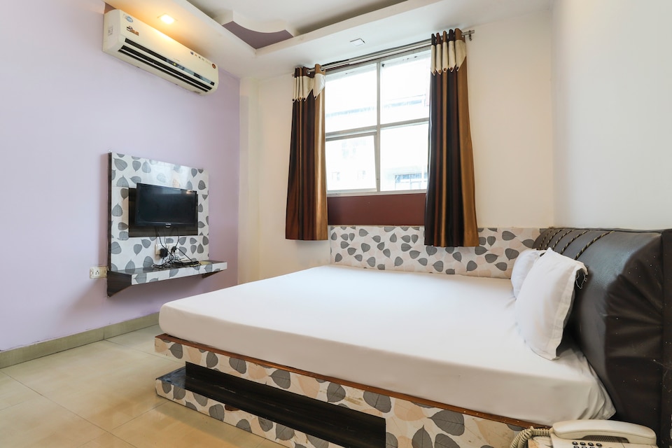 SPOT ON 49043 Hotel Silver Palace, Fatehpur city, Fatehpur