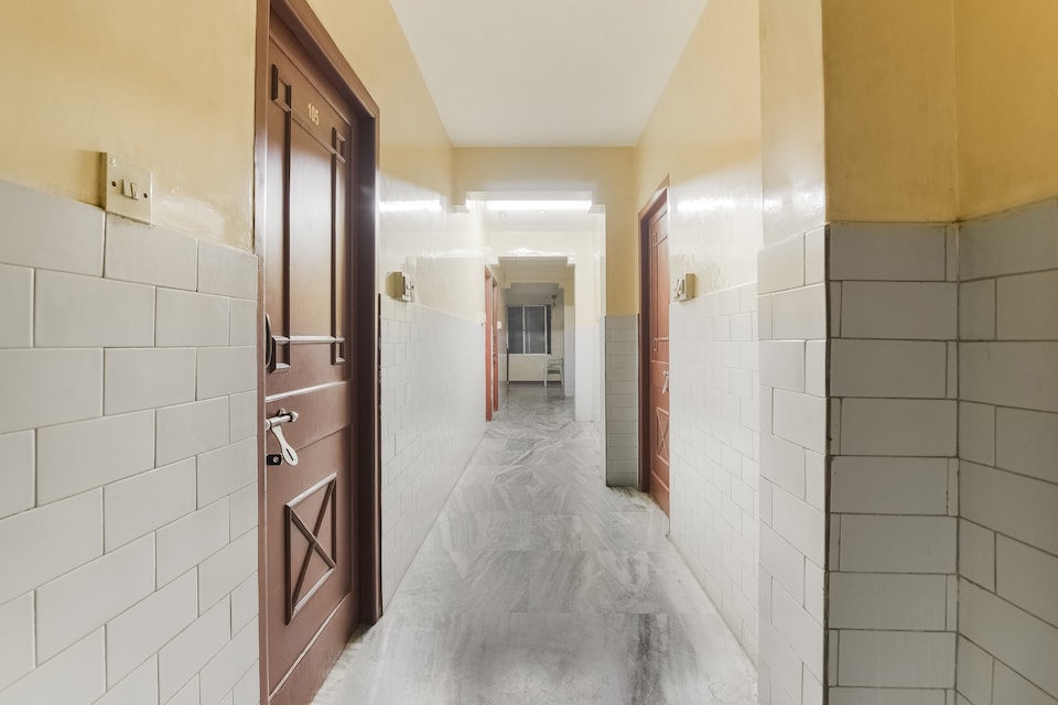 OYO 49055 Hotel D.s.r Lodge, Krishnagiri, Krishnagiri