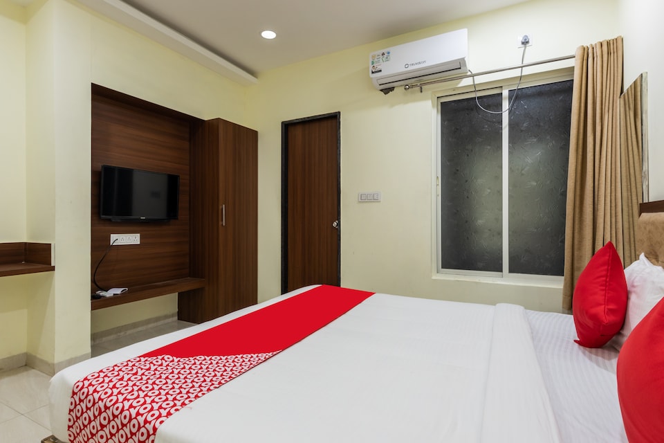 OYO 49065 Hotel Dev Residency, Dhar City, Dhar