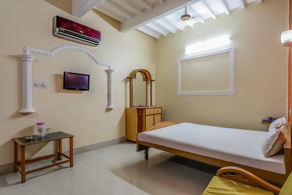 SPOT ON 49066 Hotel Amol Nac, Khagaria, Khagaria