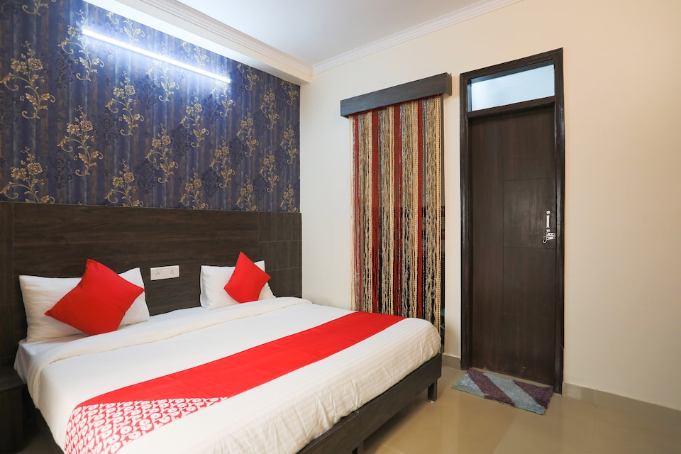 OYO 49068 Dwarka Guesthouse, Dwarka Delhi, Delhi