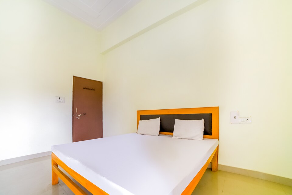 SPOT ON 49080 Hotel M.L. Garden , Mainpuri, Mainpuri