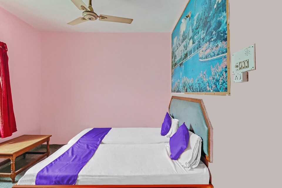 SPOT ON 49092 Hotel Prakruthi Boarding & Lodging, Rajajinagar Bangalore, Bangalore