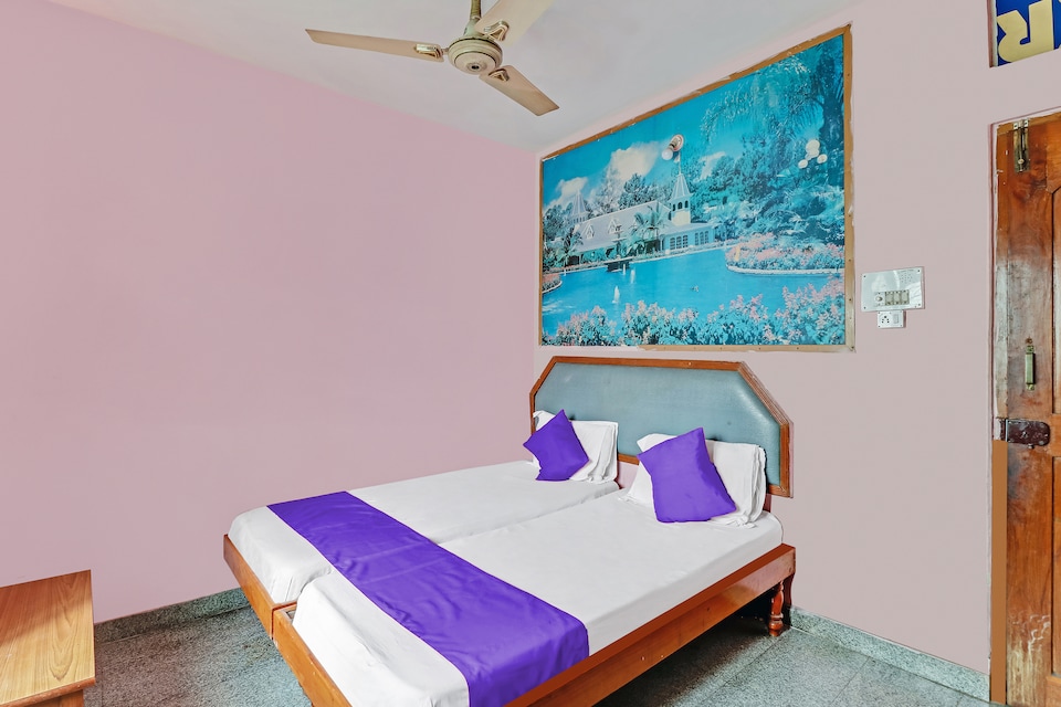 SPOT ON 49092 Hotel Prakruthi Boarding & Lodging, Rajajinagar Bangalore, Bangalore