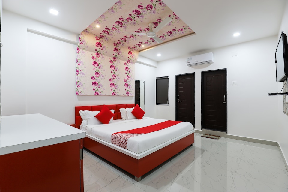 OYO 49106 Hotel Sarthi, Khambaliya, Jamnagar