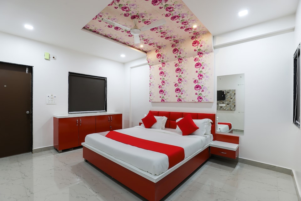 OYO 49106 Hotel Sarthi, Khambaliya, Jamnagar