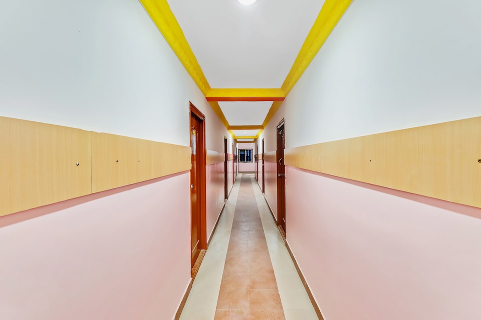 Hotel O MRV Royal Suites, Airport Road Bangalore, Bangalore