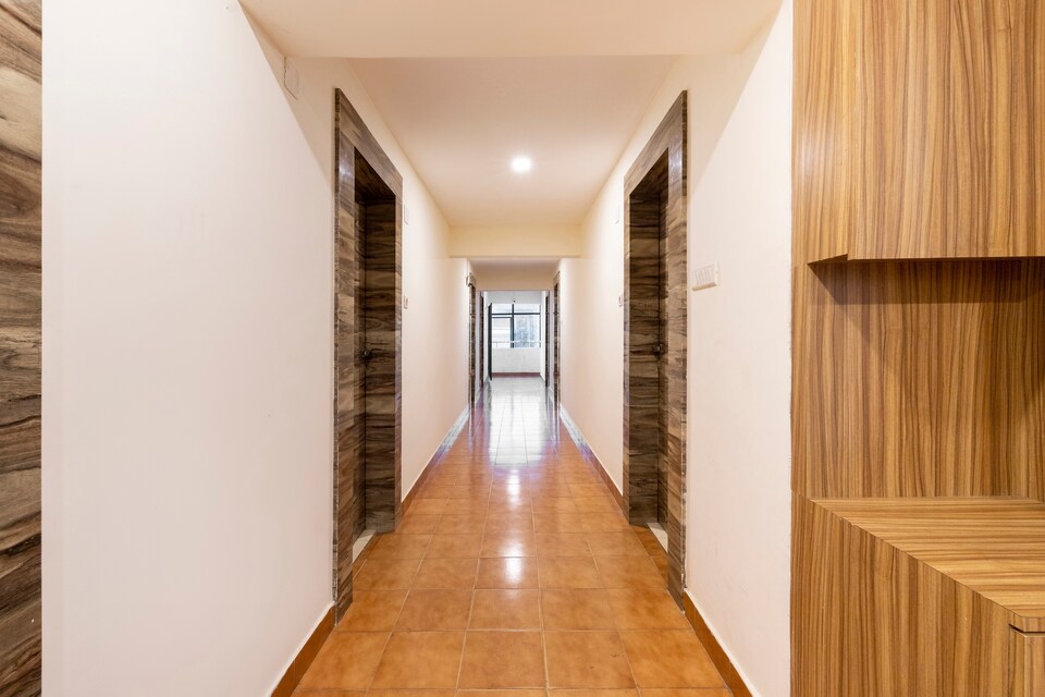 Capital O 49120 Ak International Rooms, Bendoorwell Mangalore, Mangalore