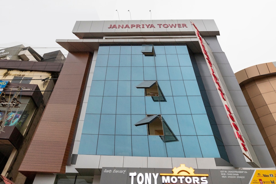 Capital O 49120 Ak International Rooms, Bendoorwell Mangalore, Mangalore