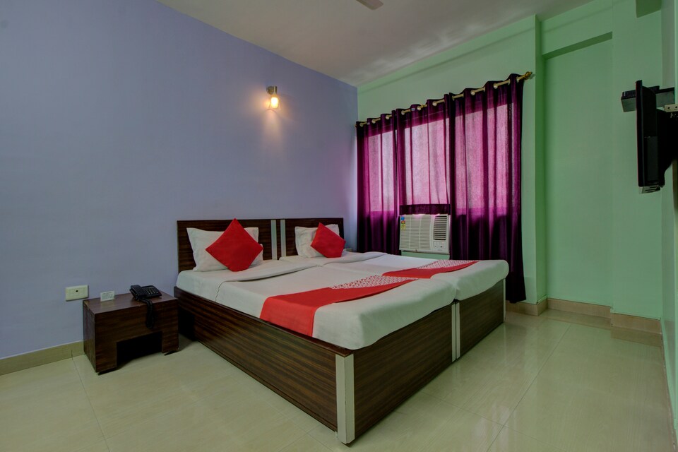 OYO 4843 Hotel City Palace, Platan Bazar Guwahati, Guwahati
