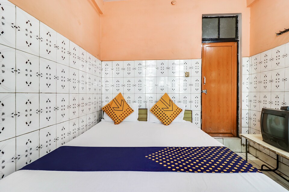 SPOT ON 49150 Abhay Hotel, Rambagh Allahabad, Prayagraj