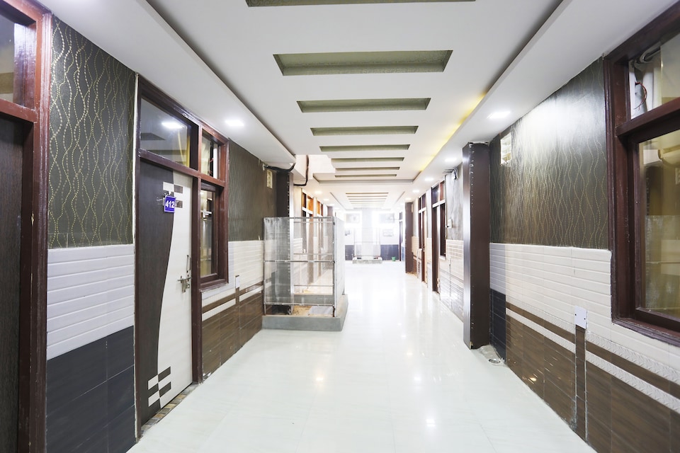 Hotel O NSEZ Metro Station Formerly Sunshine Stays, Noida Expressway SEZ, Noida