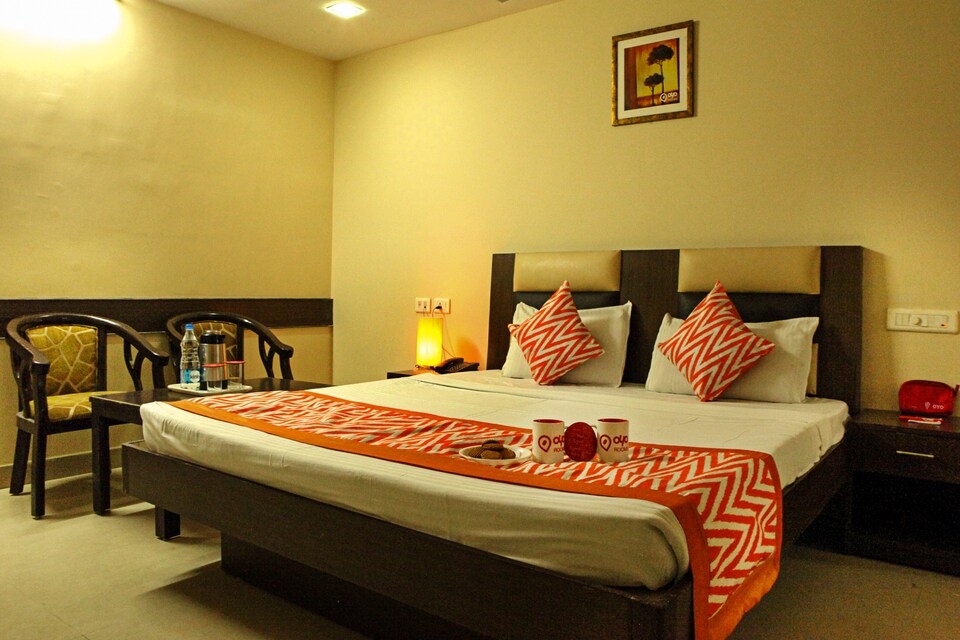 OYO Rooms 053 Sujana Forum Mall, Kukatpally, Hyderabad