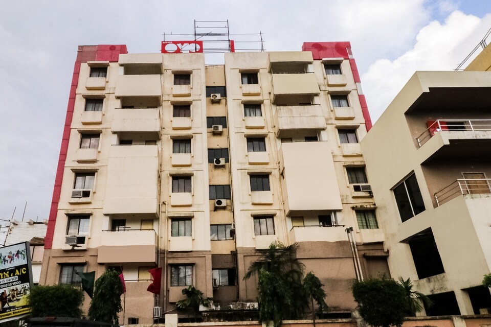 Capital O 49194 Hotel Sungreen, VaniVihar Bhubaneswar, Bhubaneswar