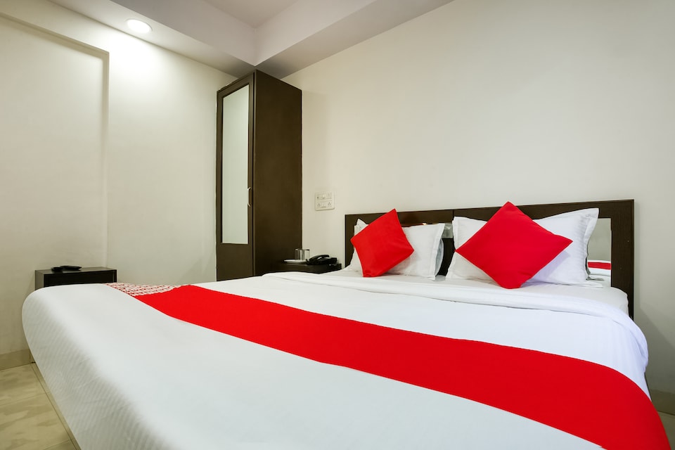 LIVE as MUM2797, Mumbai International Airport, Mumbai