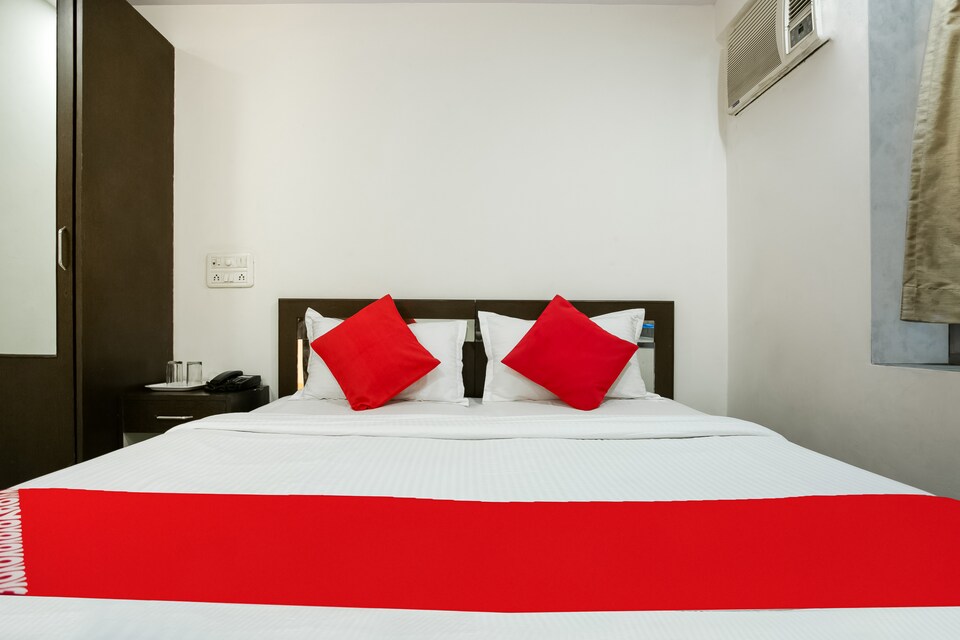 LIVE as MUM2797, Mumbai International Airport, Mumbai