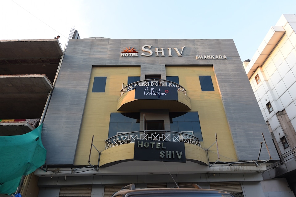 Collection O Shiv Shankara Green Park Near Dilli Haat Ina, Delhi City , Delhi