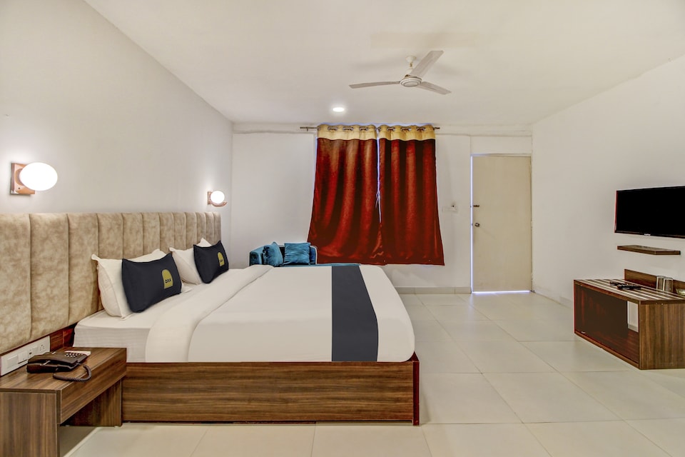 Townhouse OAK Blitz Resort, Morjim Goa, Goa