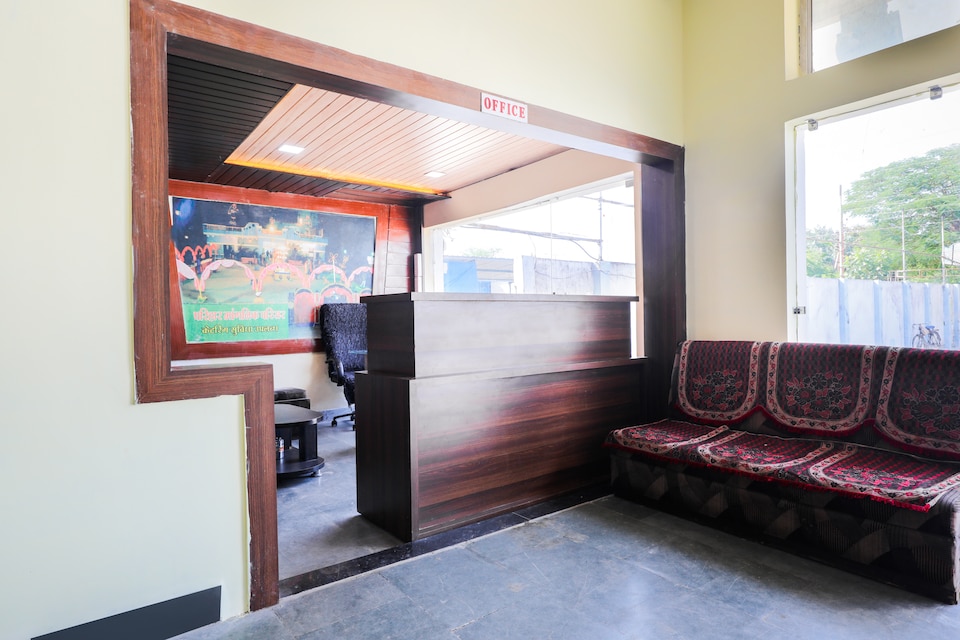 SPOT ON Parihar Mangalik Parisar, Ujjain Indore Road, Ujjain