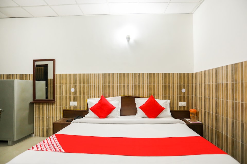 OYO 49301 Hotel Indereshwar Bar & Restaurant, Jammu, Jammu