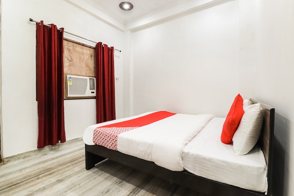 OYO 49324 Rs Palace , Airport Lucknow, Lucknow