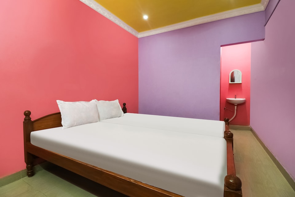 SPOT ON 49337 Vpn Guest House , Sholinghur, Sholinghur