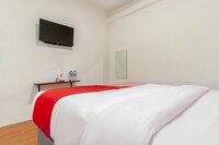 Collection O Medan City Near Rsud Dr Pirngadi Formerly Tmj Guest House