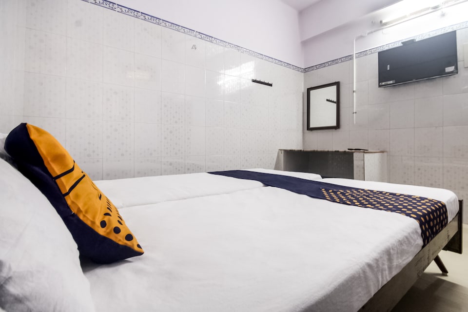 SPOT ON 49352 KRS Lodge, Erode, Erode