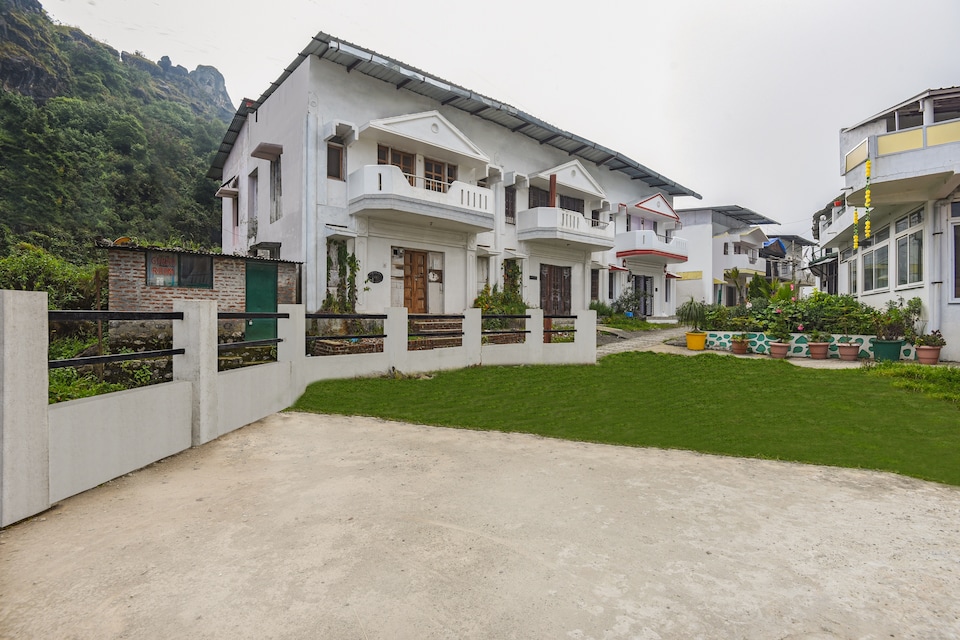 OYO Home 49369 Comfortable 2bhk Apartment Nainital, Mallital Nainital, Nainital