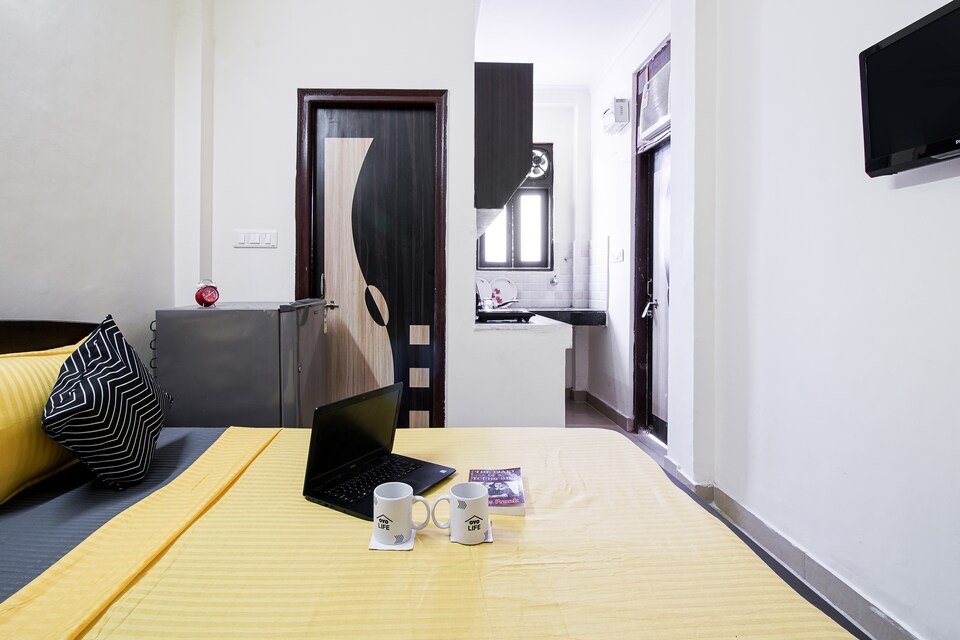 OYO LIFE GRG1677 Sushant lok Ph-1, HUDA CENTRE 1, Gurgaon