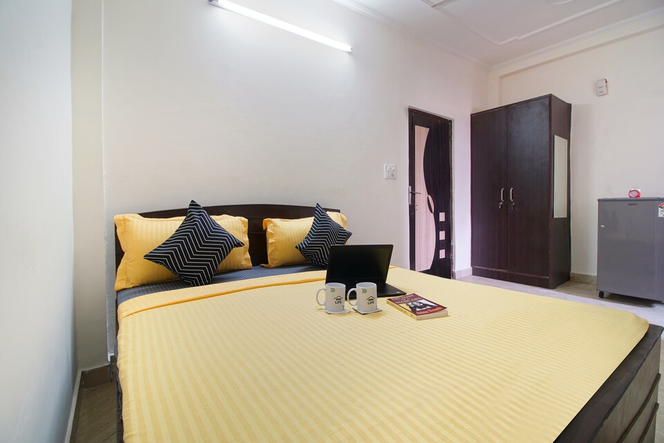 OYO LIFE GRG1677 Sushant lok Ph-1, HUDA CENTRE 1, Gurgaon