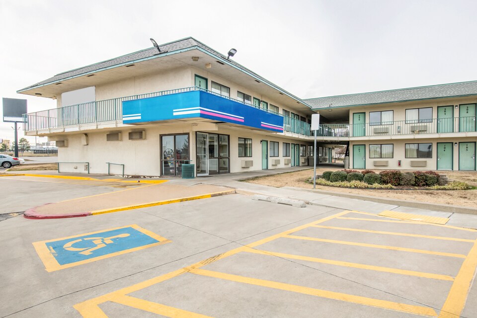 OYO Hotel Tulsa Route 66 West, C74107, Tulsa