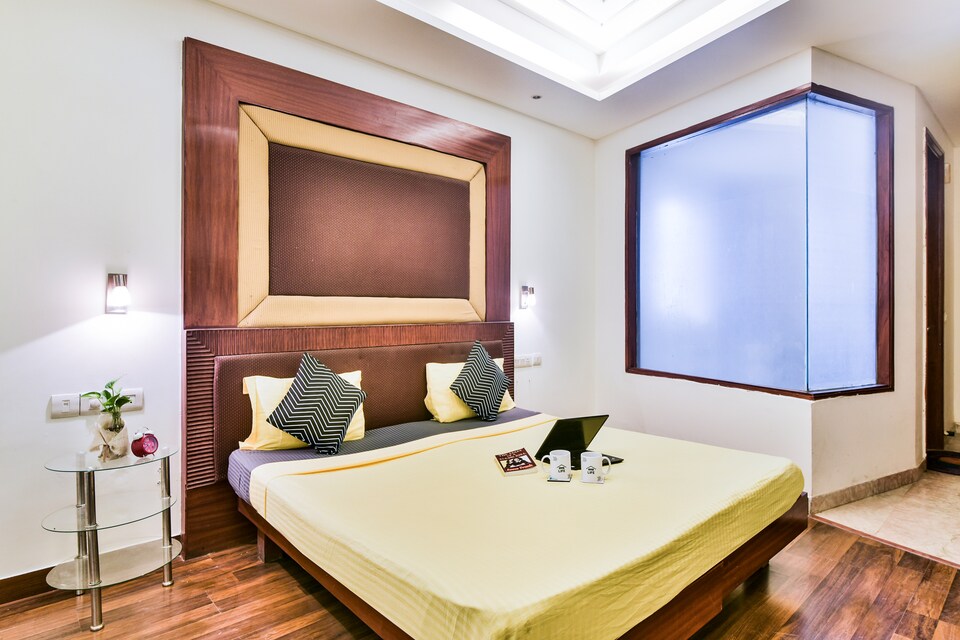 LIVE as GRG679, Golf Course Road, Gurgaon