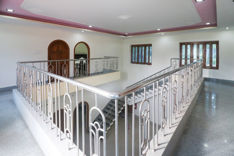 OYO 49426 Pal Haveli Inn, Cantonment, Varanasi