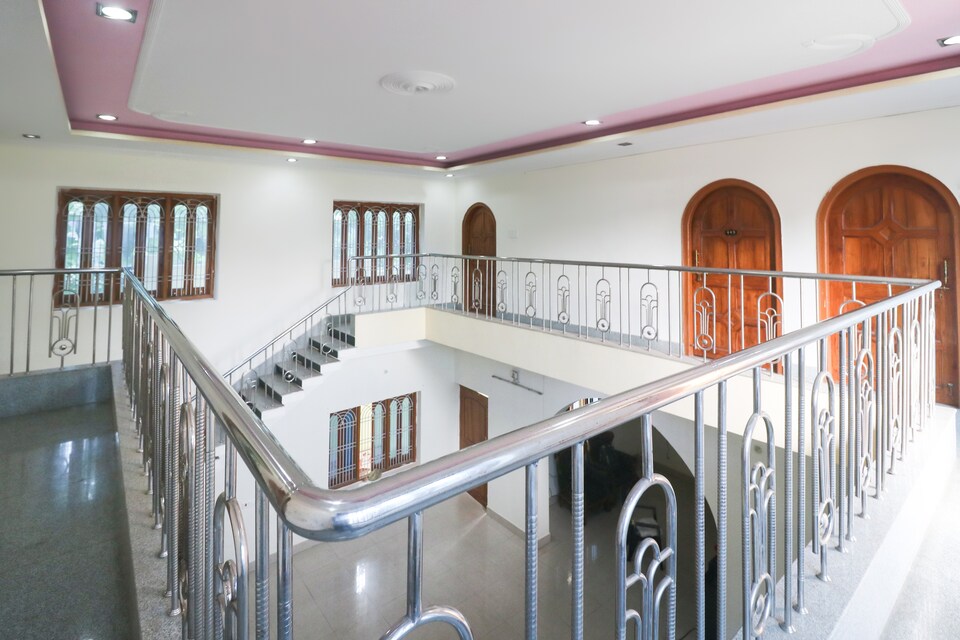 OYO 49426 Pal Haveli Inn, Cantonment, Varanasi