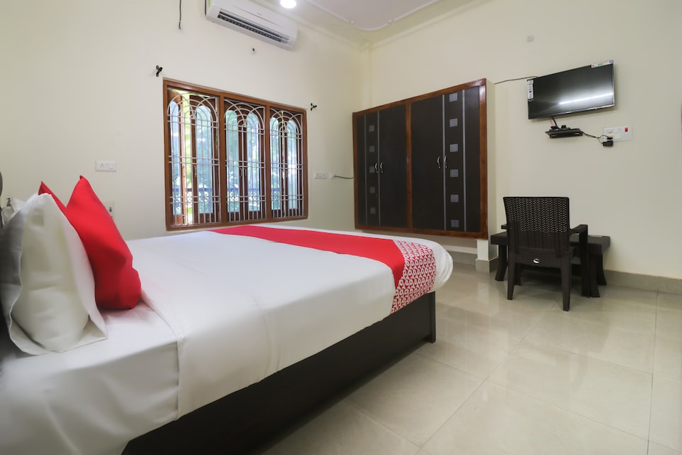 OYO 49426 Pal Haveli Inn, Cantonment, Varanasi