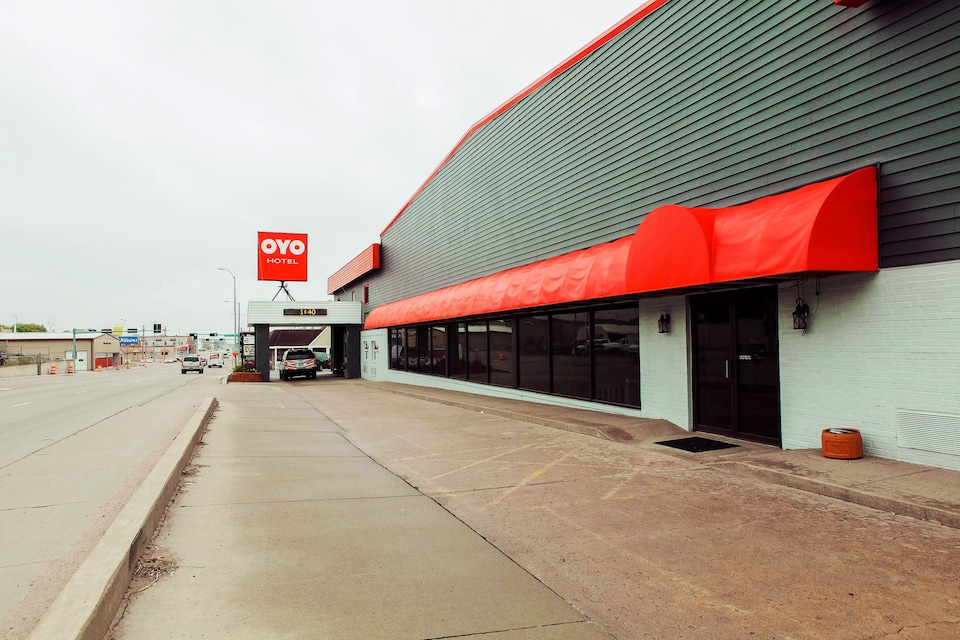 OYO Hotel McCook NE Downtown, C68920, McCook NE