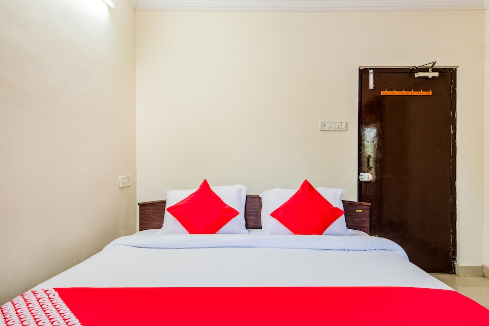 OYO 49427 Vani Residency , Ammalapuram, Ammalapuram