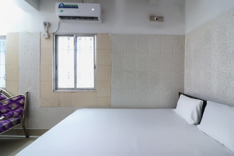 SPOT ON 49450 Silver Woods, Howrah Kolkata, Kolkata