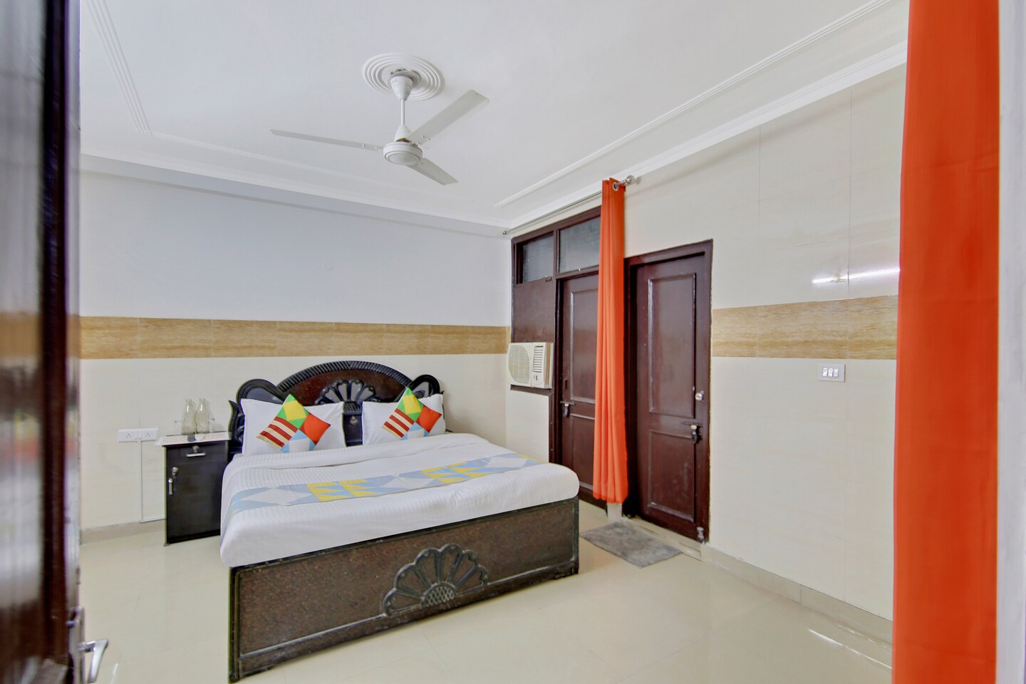 Oyo Home 49468 Comfort Stay Chhatarpur New Delhi Book This